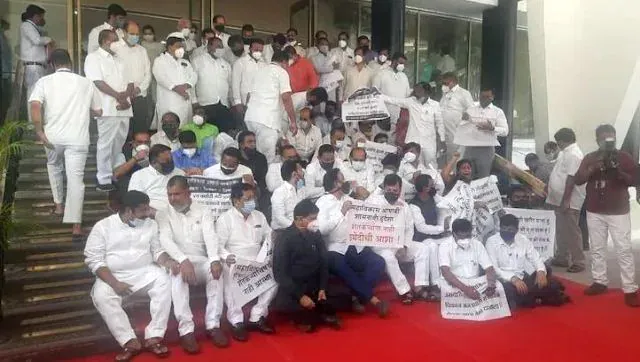 ମହାରାଷ୍ଟ୍ର ସରକାରକୁ ବଡ଼ ଝଟ୍‌କା: ୧୨ ବିଜେପି ବିଧାୟକଙ୍କ ନିଲମ୍ବନ ଆଦେଶ ରଦ୍ଦ କଲେ ସୁପ୍ରିମ୍‌ କୋର୍ଟ