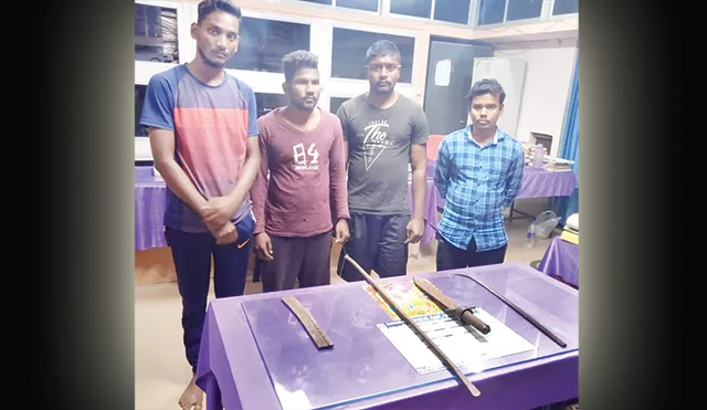 ଜିରୋ ନାଇଟ୍‌ରେ ଖଣ୍ଡା ବୁଲାଇ ଆତଙ୍କ; ଗ୍ୟାଙ୍ଗ୍‌ର ୪ ଗିରଫ, ମାରଣାସ୍ତ୍ର ଓ ବାଇକ୍ ଜବତ