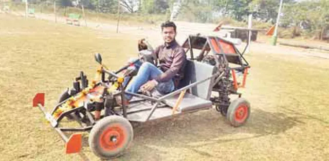 ଛାତ୍ରଙ୍କ ରେସିଂ କାର୍‌କୁ ନେଇ ଚର୍ଚ୍ଚା: କବାଡ଼ିଆଖାନା ଅଦରକାରୀ ସାମଗ୍ରୀରୁ ତିଆରି କଲେ ରେସିଂ କାର୍‌