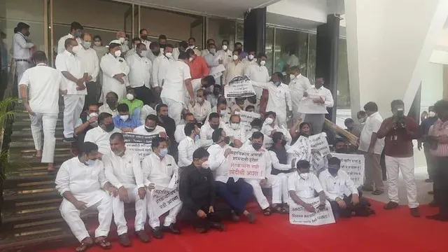 ୧୨ ମହାରାଷ୍ଟ୍ର ‘ବିଜେପି’ ବିଧାୟକ ନିଲମ୍ବନ ମାମଲା; ‘ଅସାମ୍ବିଧାନିକ’ କହି ନିଲମ୍ବନ ଆଦେଶ ରଦ୍ଦ କଲେ ସୁପ୍ରିମ୍‌ କୋର୍ଟ