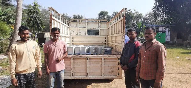 ପୁଲିସ ପଞ୍ଝା‌ରେ ଟାଓ୍ୱାର ବ୍ୟାଟେରି ଚୋର ଗ୍ୟାଙ୍ଗ୍‌; ୪ ଗିରଫ, ପିକ୍‌ଅପ୍‌ ଭ୍ୟାନ୍‌ ଓ ୨୨ ବ୍ୟାଟେରି ଜବତ