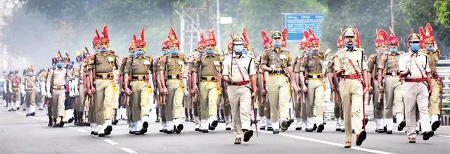 ସରିଲା ପରେଡ୍‌ ରିହର୍ସାଲ: ରାଜ୍ୟସ୍ତରୀୟ ସାଧାରଣତନ୍ତ୍ର ଦିବସ ସମାରୋହରେ ପ୍ରଥମଥର ପାଇଁ ଭାଗ ନେବ ବିଏସ୍‌ଏଫ୍