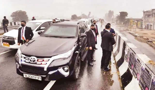 ସୁରକ୍ଷାରେ ତ୍ରୁଟି, ୨୦ ମିନିଟ୍ ଅଟକିଲା ପ୍ରଧାନମନ୍ତ୍ରୀଙ୍କ କାର୍‌: ଫ୍ଲାଏଓଭରରେ ଫସିଲେ ମୋଦୀ, ପଞ୍ଜାବ ସରକାରଙ୍କୁ ରିପୋର୍ଟ ତଲବ