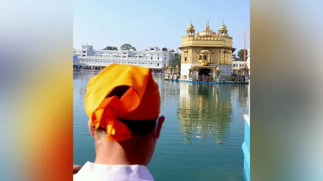 ସ୍ବର୍ଣ୍ଣ ମନ୍ଦିରରେ କିଏ ରାହୁଲ୍‌ ଗାନ୍ଧୀଙ୍କ ପକେଟ୍‌ମାର୍‌ କଲା?: ହର୍‌ସିମ୍ରତ୍‌ କୌର୍‌ ବାଦଲ୍‌