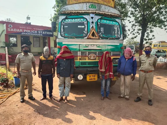 କୋଇଲା ବୋଝେଇ ଟ୍ରକ ଲୁଟ୍‌ ଅଭିଯୋଗରେ ୪ ଗିରଫ