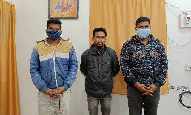 ବାଇକ୍‌ ଚୋରି ଗ୍ୟାଙ୍ଗର ପର୍ଦ୍ଦାଫାସ କଲା ସମ୍ବଲପୁର ପୁଲିସ୍‌; ୧୦ ବାଇକ୍‌ ଜବତ, ୩ ଗିରଫ