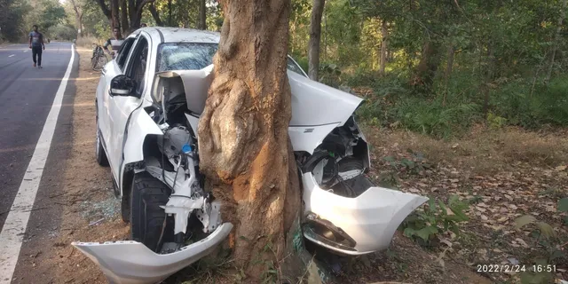 ଦେଓଗାଁରେ ଗାଡ଼ି ଦୁର୍ଘଟଣା: ବାପାଙ୍କ ପରେ ଚାଲିଗଲା ଝିଅର ଜୀବନ