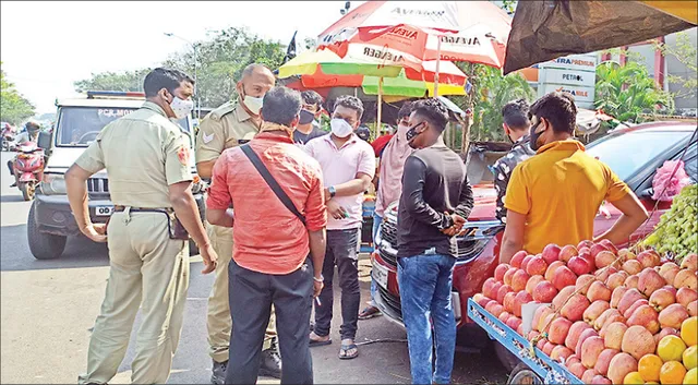 ପାର୍କିଂ ଫି’କୁ ନେଇ ଉତ୍ତେଜନା: ୨୦ ଟଙ୍କିଆ ରସିଦ୍‌ରେ ୫୦ ଟଙ୍କା ଆଦାୟ