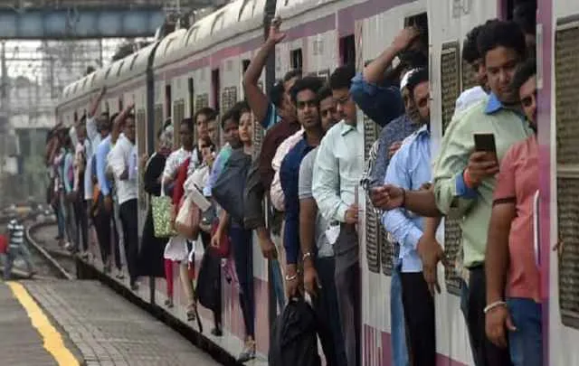 ଏଣିକି କେବଳ ବିମାନ ନୁହେଁ ଲୋକାଲ ଟ୍ରେନରେ ବି ଲାଗିବ ବ୍ଲାକ୍ ବକ୍ସ