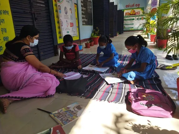 ଖୋଲୁନି ସ୍କୁଲ, ଚିନ୍ତାରେ ଅଭିଭାବକ; କୋଭିଡ ଗାଇଡଲାଇନ ଅନୁଯାୟୀ ସ୍କୁଲ ଖୋଲିବକୁ ଦାବି