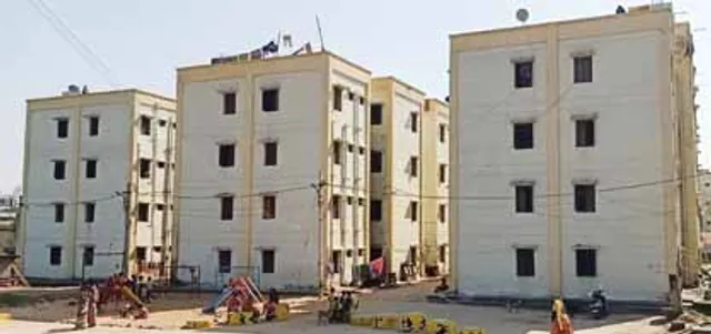 ୪୪ ଫ୍ଲାଟ୍‌ ଜବରଦଖଲ ସମ୍ପର୍କରେ ସିଏମ୍‌ସି ନିରବ; ରାଜନୈତିକ ଚାପ ନୁହେଁ ତ?