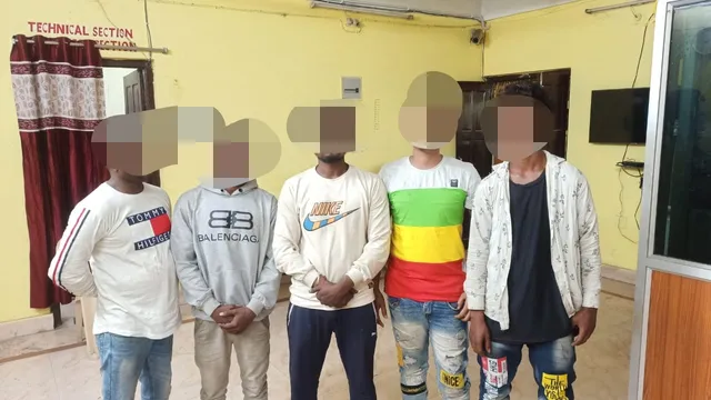 ସମ୍ବଲପୁରରେ ଚାଞ୍ଚଲ୍ୟ, ପିସ୍ତଲ ଦେଖାଇ ଅପହରଣ ଓ ଲୁଟ୍‌