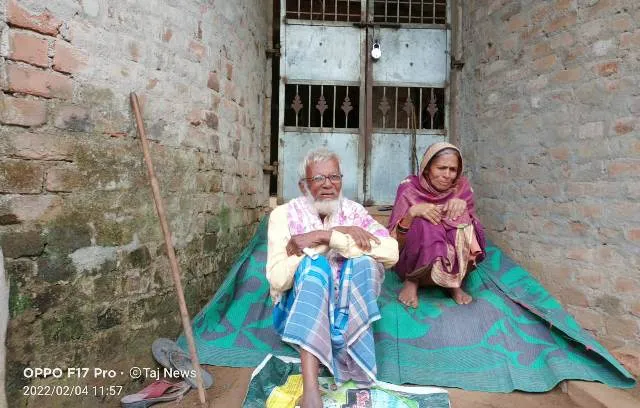 ସମ୍ପତ୍ତି ପାଇଁ ରକ୍ତ ସମ୍ପର୍କ ତୁଚ୍ଛ: ବୃଦ୍ଧ ବାପାମାଆଙ୍କୁ ଘରୁ ତଡ଼ିଦେଲା ପୁଅ