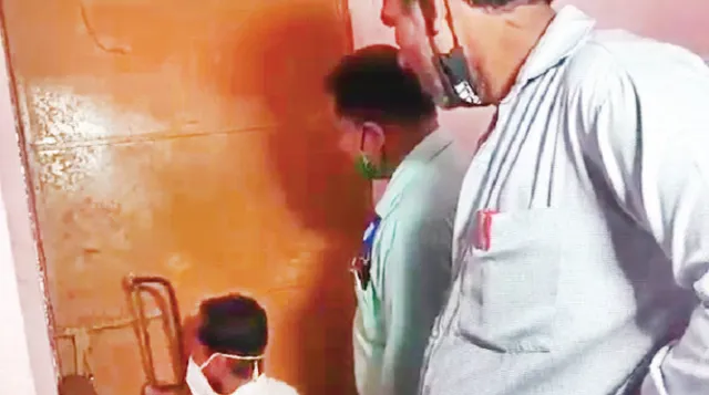 ଔପଦାରେ ଷ୍ଟ୍ରଙ୍ଗରୁମ୍‌ ଚାବି ହଜିଗଲା, ଭୋଟ୍‌ ଗଣତି ବିଳମ୍ବ ନେଇ ଉତ୍ତେଜନା