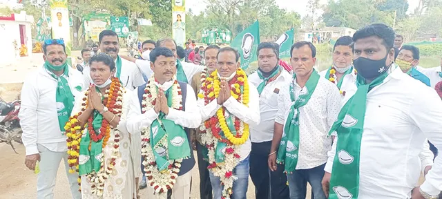 ‌‌ମୋତେ ଭୋଟ୍‌ ଦିଅ, ମୁଁ ସେବା କରିବି: ଧଉଳି ପଞ୍ଚାୟତରେ ମନ୍ତ୍ରୀ ଅଶୋକ ପଣ୍ଡାଙ୍କ ପ୍ରଚାର