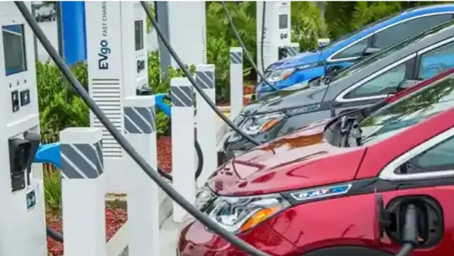 ୩୦ ପ୍ରତିଶତ ଶସ୍ତା ହୋଇପାରେ ଇଲେକ୍ଟ୍ରିକ ଗାଡି