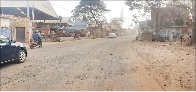 ରକ୍ଷଣାବେକ୍ଷଣ ହେଉନି: ଭୁବନେଶ୍ବର-କଟକ ରାଜପଥରେ ହଜାରେ ଖାଲଖମା