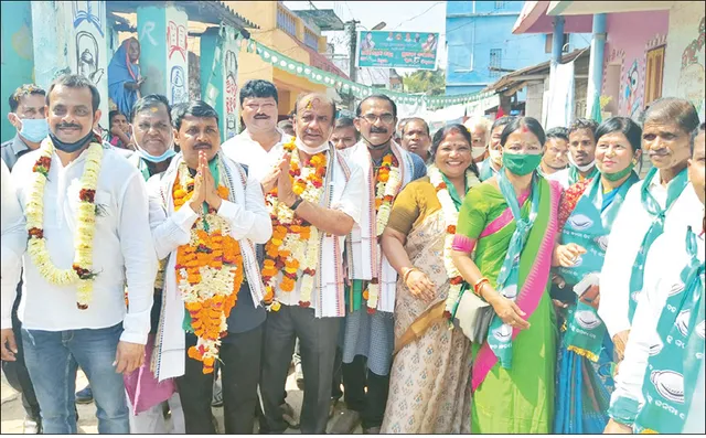 ଜିଲ୍ଲା ପରିଷଦ ପ୍ରାର୍ଥୀଙ୍କ ପାଇଁ ପ୍ରଚାର କଲେ ମନ୍ତ୍ରୀ: ଲିଙ୍ଗିପୁରରେ ପ୍ରାର୍ଥୀ ଦେଇଛି ଆପ୍‌