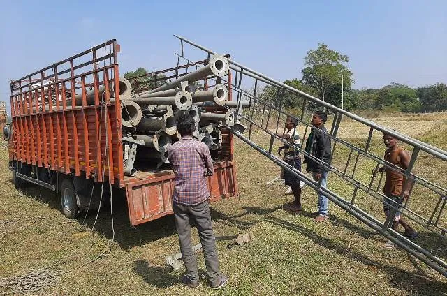 ପ୍ରତିଶ୍ରୁତି ରଖିଲେ ରାଜ୍ୟ ସରକାର: ଝରାଗୋଗୁଆ ଗ୍ରାମରେ ପହଞ୍ଚିଲା ଟା‌ୱାର ନିର୍ମାଣ ସାମଗ୍ରୀ