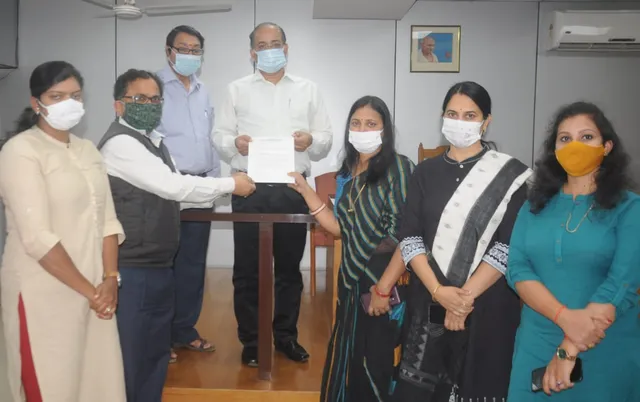 ଗଜପତିରେ ବିଜେଡି ସମର୍ଥିତ ସରପଞ୍ଚ ପ୍ରାର୍ଥୀଙ୍କୁ ଆକ୍ରମଣ ଅଭିଯୋଗ: କାର୍ଯ୍ୟାନୁଷ୍ଠାନ ଦାବିରେ ନିର୍ବାଚନ କମିସନର୍‌ଙ୍କୁ ଭେଟିଲା ବିଜେଡି