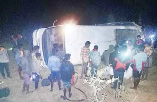 ବସ୍ ଦୁର୍ଘଟଣାଗ୍ରସ୍ତ, ୩ ମୃତ; ନିର୍ବାଚନ ଡ୍ୟୁଟିରେ ଯାଉଥିଲେ ଗ୍ରାମରକ୍ଷୀ