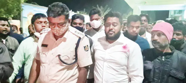 ନିର୍ବାଚନ ପୂର୍ବରୁ ପିପିଲିରେ ହିଂସା: ବିଜେଡି ପ୍ରାର୍ଥୀ, ବିଜେପି କର୍ମୀ ଗୁରୁତର; ଜାତୀୟ ରାଜପଥ ୧ଘଣ୍ଟା ଅବରୋଧ