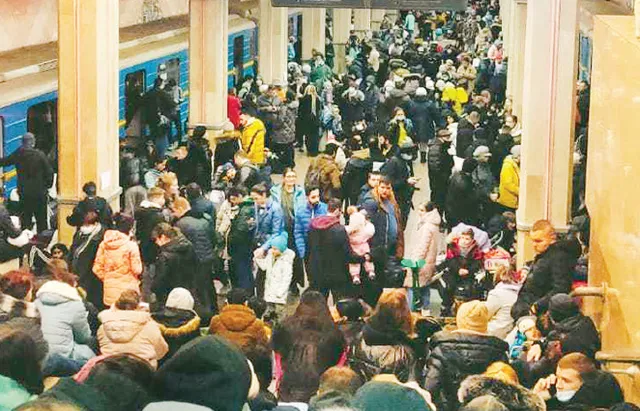 ମାଇନସ୍‌ ୨ଂରେ ରହିଲେ ୨୦ ଛାତ୍ରଛାତ୍ରୀ, ବଙ୍କର ଭିତରେ କଟିଲା କାଳ ରାତି