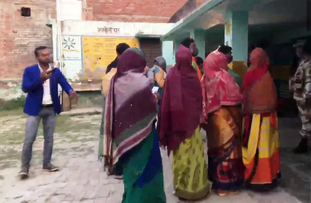 ଉତ୍ତର ପ୍ରଦେଶରେ ୪ର୍ଥ ପର୍ଯ୍ୟାୟ ନିର୍ବାଚନ ଲାଗି ଭୋଟ୍‌ ଗ୍ରହଣ; ଭୋଟ୍‌ ଦେଇ ଗଣତନ୍ତ୍ରକୁ ସୁଦୃଢ଼ କରିବାକୁ ମୋଦୀଙ୍କ ଅନୁରୋଧ