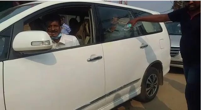 ପଞ୍ଚାୟତ ନିର୍ବାଚନ: ପ୍ରଚାର ପାଇଁ ଯାଉଥିଲେ ମନ୍ତ୍ରୀ ସୁଶାନ୍ତ ସିଂହ, ଗାଡ଼ିକୁ ଅଣ୍ଡାମାଡ଼ କଲେ ଲୋକେ