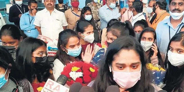 ୟୁକ୍ରେନ ସଙ୍କଟ: ଦିଲ୍ଲୀ ପହଞ୍ଚିଲେ ଆତିଶ ଓ ବର୍ଷା