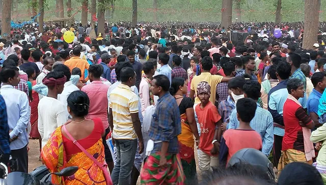 ‘ବାହାବଙ୍ଗା’ ପର୍ବରେ ଲକ୍ଷାଧିକ ଶ୍ରଦ୍ଧାଳୁ, ପାରମ୍ପରିକ ନୃତ୍ୟଗୀତରେ ଦୁଲୁକିଲା ଶାଳ ଜଙ୍ଗଲ