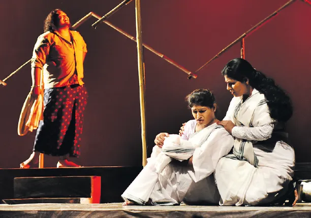 ନାଟକ ‘ଫୁଲନୋଳ’ରେ ମହାବାତ୍ୟାର କାହାଣୀ