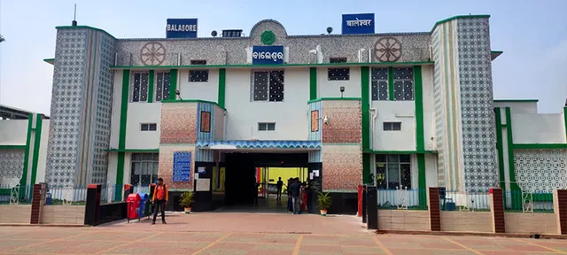 ଦକ୍ଷିଣ-ପୂର୍ବ ଖଡ଼ଗପୁର ରେଳ ଡିଭିଜନ୍‌: ୨୫ରୁ ଆରମ୍ଭ ‘ୱାନ୍‌ ଷ୍ଟେସନ୍‌ ୱାନ୍‌ ପ୍ରୋଡକ୍ଟ’