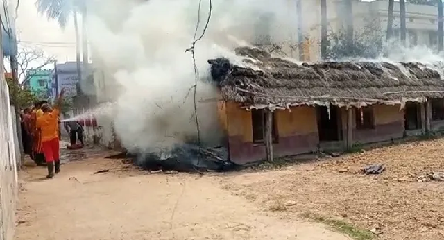 ଅଗ୍ନିକାଣ୍ଡରେ ଜଲିଗଲା ମେସ୍‌ର ୧୪ ବଖରା