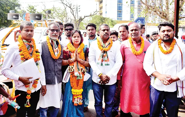 ୪ଦିନ ତଳେ ‘ହାତ’ ଧରିଥିଲେ, ଛାଡ଼ିଦେଲେ