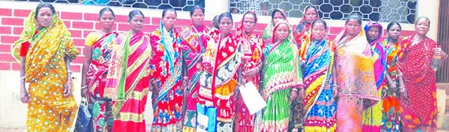 ପାଣି ପାଇଁ ୧୫ କିମି ବାଟ ଚାଲିଲେ: ବିଡିଓଙ୍କୁ ଫେରାଦ ହେଲେ ମହିଳା