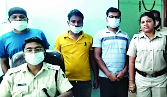 ଲୁଟେରା ଗ୍ୟାଙ୍ଗ୍‌ଠାରୁ ବନ୍ଧୁକ, ସୁନାଗହଣା ଓ ବାଇକ୍‌ ଜବତ