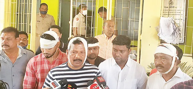 ଲକ୍ଷ୍ମୀସାଗରରେ ପ୍ରାକ୍‌ ନିର୍ବାଚନୀ ହିଂସା: ଥାନା ସାମ୍ନାରେ ବୁଲିଲା ଖଣ୍ଡା, ଭୁଜାଲି