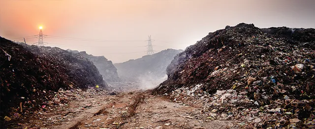 ଜଳୁଛି ଭୁଆସୁଣୀ ଡମ୍ପିଂୟାର୍ଡ, ଧୂଆଁରେ ଆଉଟୁପାଉଟୁ ହେଉଛନ୍ତି ଲୋକେ