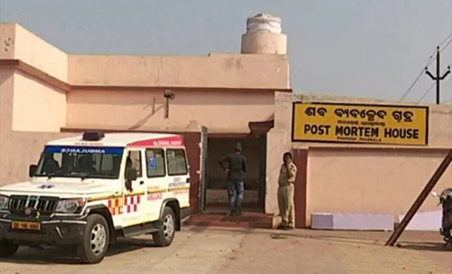 ଶବ ବ୍ୟବଚ୍ଛେଦକୁ ନେଇ ବେପାର: ତଦନ୍ତ ନିର୍ଦ୍ଦେଶ ଦେଲେ ସିଡିଏମ୍‌ଓ