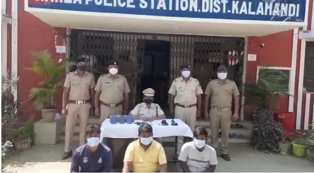 ମାଓବାଦୀଙ୍କୁ ବିଭିନ୍ନ ସାମଗ୍ରୀ ଯୋଗାଇବା ଅଭିଯୋଗରେ ଶିକ୍ଷକଙ୍କ ସମେତ ୩ ଗିରଫ