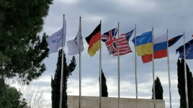 ତୁର୍କୀରେ ପାଖାପାଖି ଲଗାଗଲା ୟୁକ୍ରେନ ଓ ଋଷର ପତାକା; ଜାଣନ୍ତୁ କାହିଁକି?