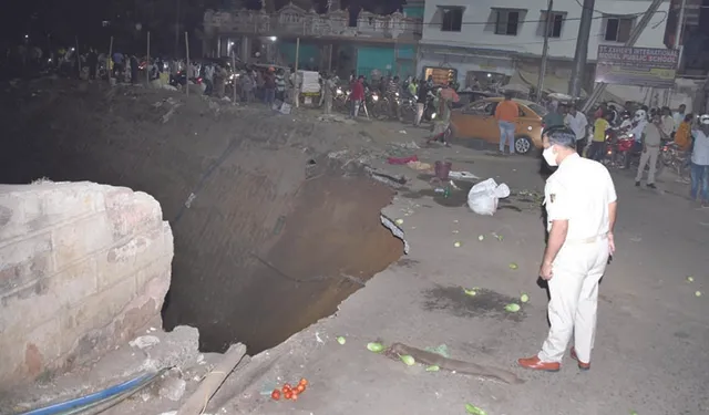 ଭୁଶୁଡ଼ିଲା ପୋଲ ପାଚେରି, ୨ ମୃତ; ମୁଖ୍ୟମନ୍ତ୍ରୀ ଦେଲେ ଆରଡିସି ତଦନ୍ତ ନିର୍ଦ୍ଦେଶ