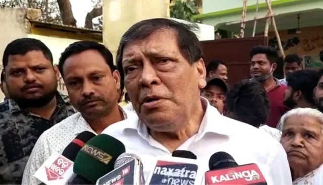 ଖୋର୍ଦ୍ଧା:  ପୌରାଧ୍ୟକ୍ଷ ଟିକେଟ୍‌କୁ ନେଇ ଗଣ୍ତଗୋଳ