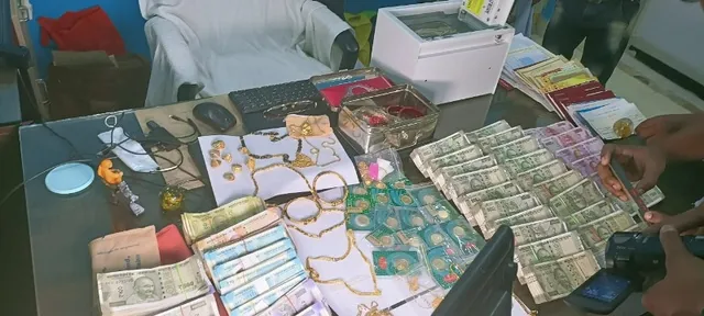 ଆୟ ବହିର୍ଭୁତ ସମ୍ପତ୍ତି ଠୁଳ ମାମଲା: ଅଧୀକ୍ଷଣ ଯନ୍ତ୍ରୀଙ୍କ ଘରୁ ୧ କୋଟି ୭୭ ଲକ୍ଷ ଟଙ୍କାର ଏଫଡି ଓ ଜୀବନ ବୀମା ବାହାରିଲା