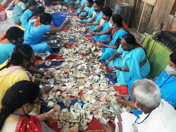 ଖୋଲିଲା ମା’ ମଝିଘରିଆଣୀଙ୍କ ହୁଣ୍ଡି: ମିଳିଲା ୭୫ ଲକ୍ଷ ଟଙ୍କା, ୫୪ ଗ୍ରାମ ସୁନା, ୨.୬ କେଜି ରୁପା 