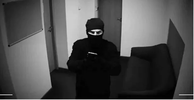 ଆମେରିକାରେ ଥାଇ ହାଇଦ୍ରାବାଦ ଘରେ ଚୋର ପଶୁଥିବା ଦେଖି ମାଲିକ କଲେ ଏଭଳି କାମ