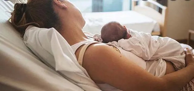 ମାତ୍ର ୪ମିନିଟରେ ସନ୍ତାନକୁ ଜନ୍ମ ଦେଲେ ମହିଳା, ଡାକ୍ତର ଓ ସ୍ବାମୀ ହେଲେ ଆଶ୍ଚର୍ଯ୍ୟ