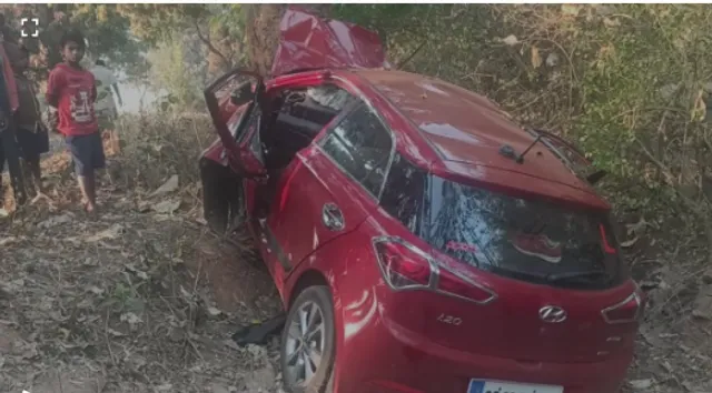 କୁର୍ଲୁ ଘାଟିରେ ଗଛରେ ପିଟି ହେଲା କାର୍: ୨ ଜଣଙ୍କ ମୃତ୍ୟୁ,୨ ଗୁରୁତର