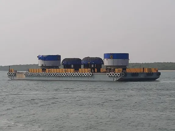 ଓଡ଼ିଶାରେ ପ୍ରଥମ : ଟାଟା ଷ୍ଟିଲର ୪୦୦ ଟନ ଓଜନର ଉପକରଣକୁ ନଦୀ ପଥରେ କଳିଙ୍ଗନଗରରେ ପହଞ୍ଚାଇଲା ଓଏସଏଲ୍  